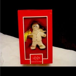 Lenox 2009 gingerbread man with bundt cake